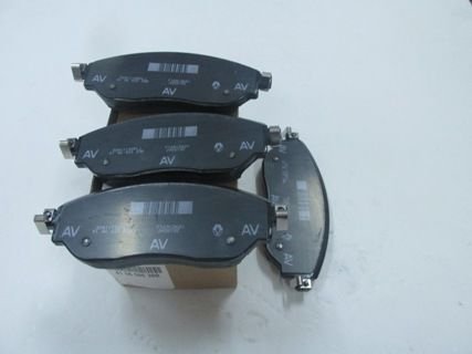 TRAFİC 3 1.6 DCİ ÖN FREN BALATASI 410607229R 410601073R