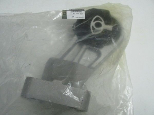113757025R  MASTER III MOTOR TAKOZU